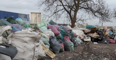 Nielegalne składowisko odpadów komunalnych