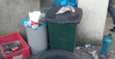 Atrapa pojemnika do gromadzenia odpadów zmieszanych