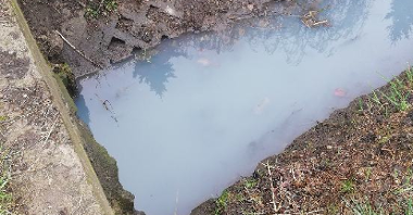 Smochowice - strumień Krzyżanka, interwencja w sprawie zanieczyszczenia wody