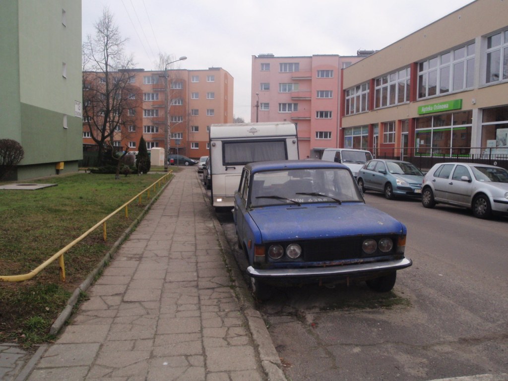 Wrak Fiata 125 przy ul. Osinowej - grafika artykułu